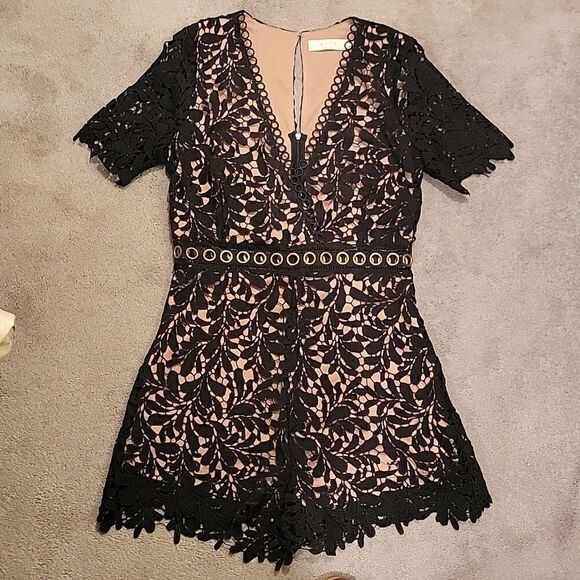 ASTR the label black lace shorts romper - Picture 5 of 13